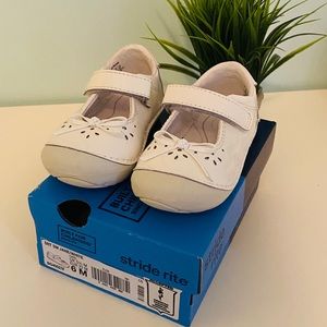 Stride Rite Mary Jane’s Toddlers size 6